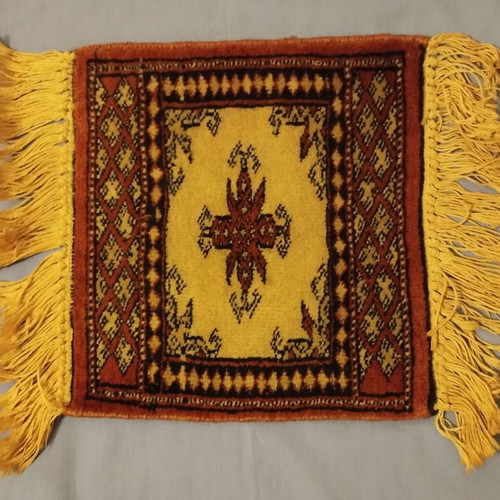 Woolen rugs used, set of 4 for chairs