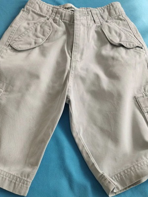 The Rising Tide Kids Cargo Bermuda Shorts like new, size 5, grey
