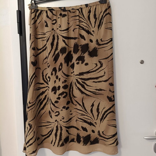 Valerie Stevens maxi skirt like new, silk, animal print, black beige