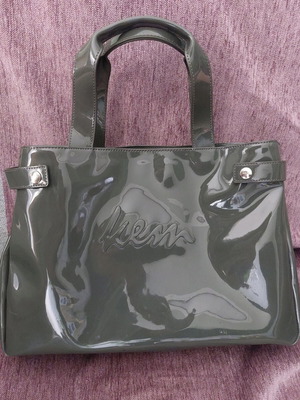 Kem handbag used, gray oil color, faux leather with glossy finish