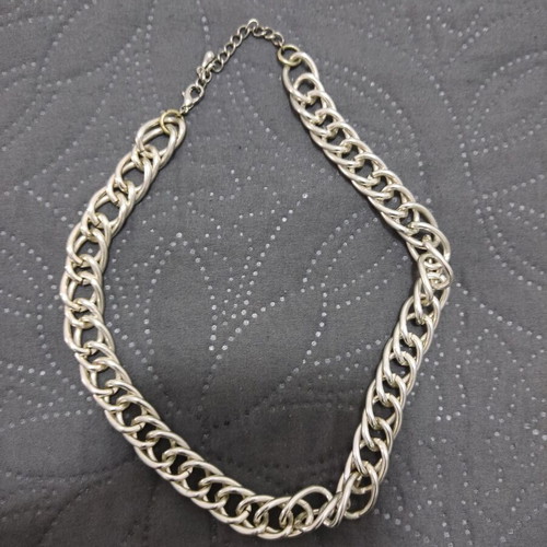 Necklace chain silver like new