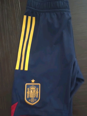 Παιδικό ποδοσφαιρικό σορτς Adidas της εθνικής Ισπανίας μεταχειρισμένο
