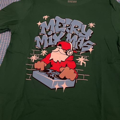 H&M t-shirt green, like new, for 10-12 years