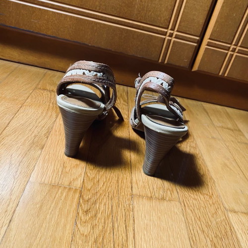Marco Tozzi leather pumps used, size 39, brown