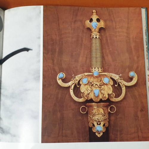 Jagdwaffen 1976 antique hunting weapons album used