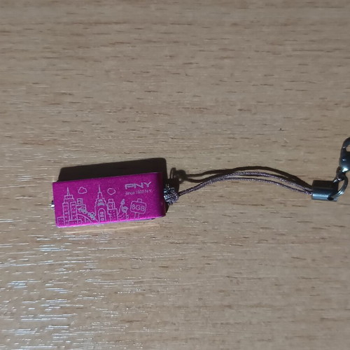Mini USB Flash Drive PNY 8GB used, fuchsia metal with strap