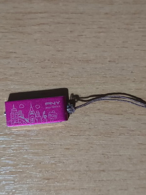 Mini USB Flash Drive PNY 8GB used, fuchsia metal with strap