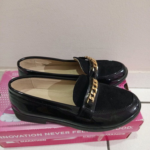 Women's loafers size 40 black like new
