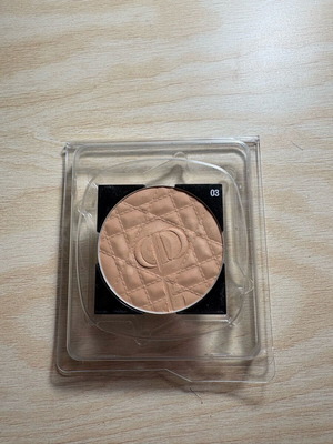 Dior powder shade 03 like new