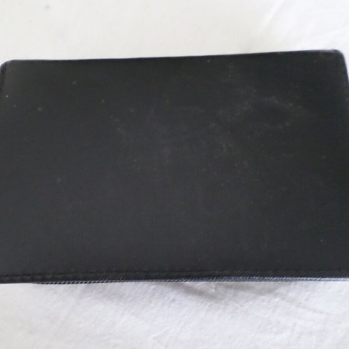 USB adapter case like new with 10 adapters and 2 cables