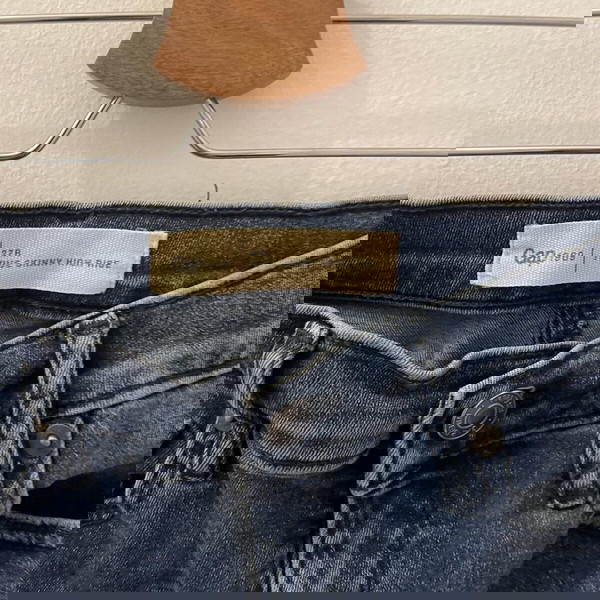  GAP skinny jeans