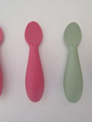 Ezpz Tiny Spoon educational spoons for 4+ months, like new