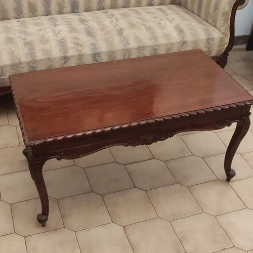 Traditional living room set with coffee table like new