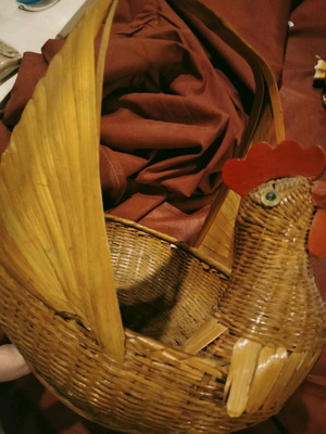 Easter wicker basket shaped like a hen like new