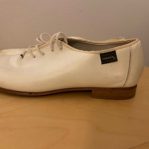 Capezio men's white leather shoes like new, size 42.5