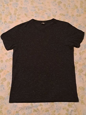 T-Shirt FSBN μαύρο σαν καινούργιο, μέγεθος L με τσεπάκι