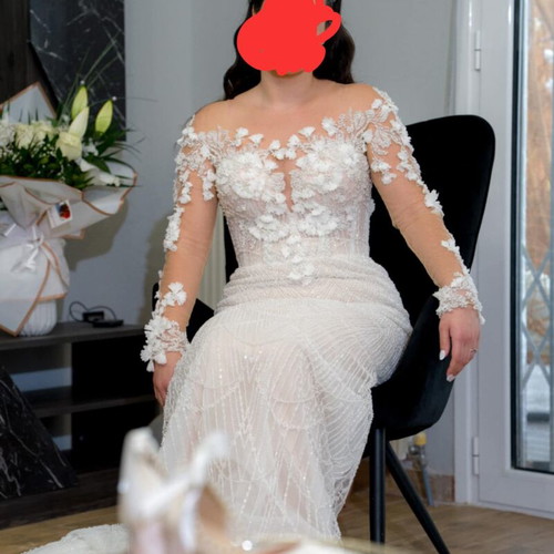 Gorgone Wedding Dress like new with 3D flowers and fine beads