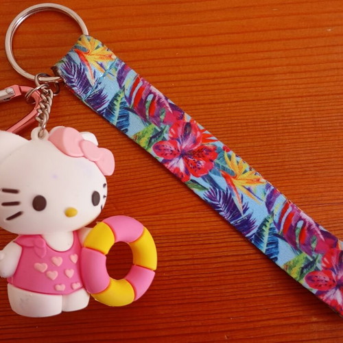 Hello Kitty summer keychain like new, white and pink