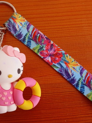 Hello Kitty summer keychain like new, white and pink