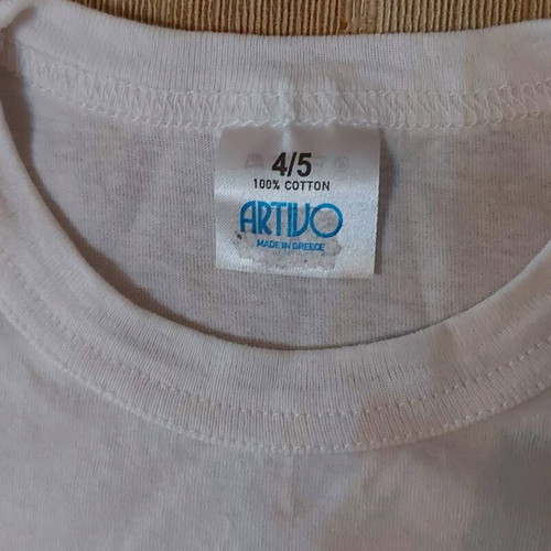 Creta souvenir t-shirt like new, white, for ages 4-5