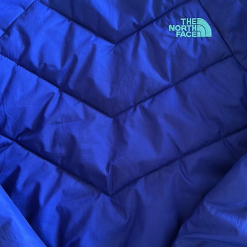 The North Face jacket for girls 7-9 years like new, blue multicolor