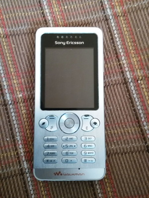 Sony Ericsson W302 сребрист като нов