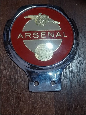 Arsenal metal badge football club