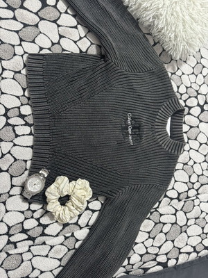 Calvin Klein cropped sweater σαν καινούργιο, μέγεθος S, μαύρο και γκρι