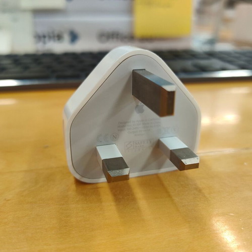 Apple Charger A1399 UK like new