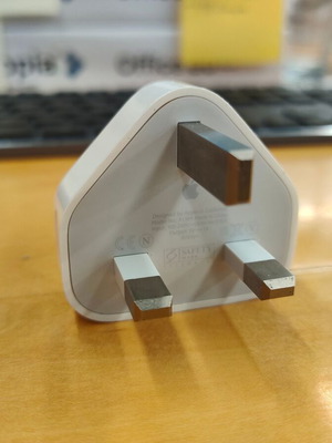 Apple Charger A1399 UK like new