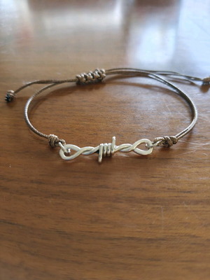 Men's bracelet with wire and brown macrame cord new
