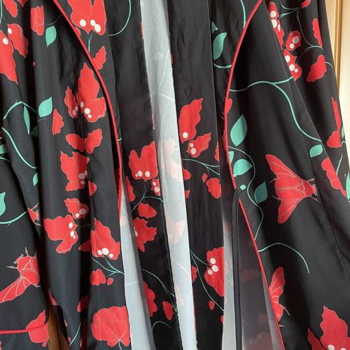 Karavan kimono set s/m black and red like new