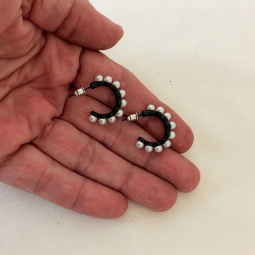 Mini black hoop earrings with pearls new