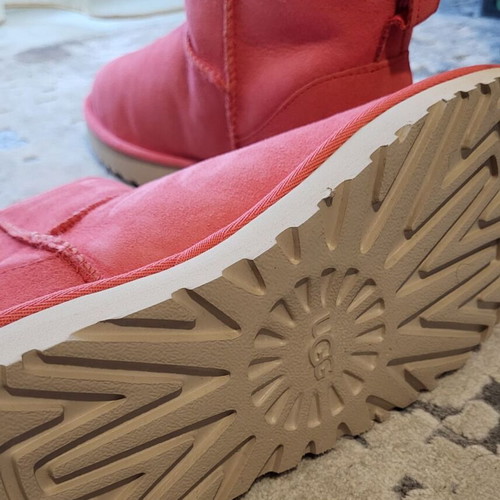 Ugg Classic Mini II boots new, size 41, coral color