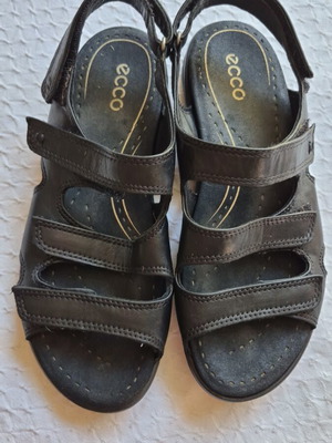 Ecco sandals black size 37 like new with velcro