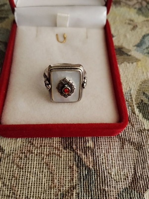 Traditional Oxidized Gianniotiko Women's Ring 925 Silver with White Mother-of-Pearl and Garnet