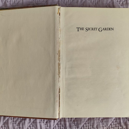 The Secret Garden hardback book by Frances Hodgson Burnett, 1983 edition