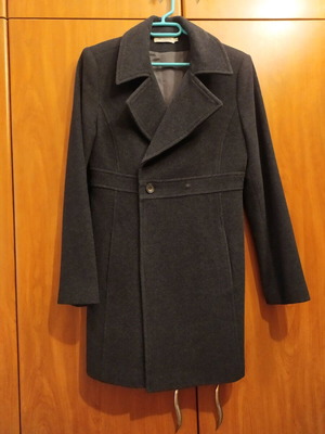 Women's coat like new, size M, gray