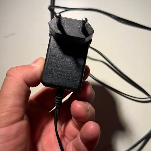 Power supply 12V 100mA model HYND-1200100EU like new
