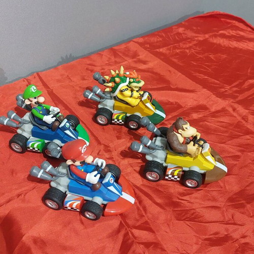 Super Mario Go-Karts pack of 4 figures like new