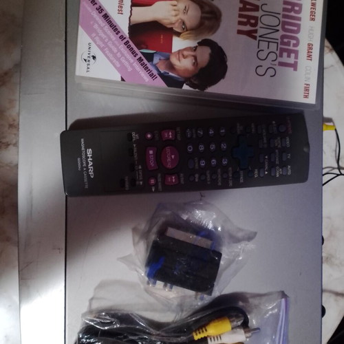 Sharp VC-FH3 VCR like new with original remote and bonus tape