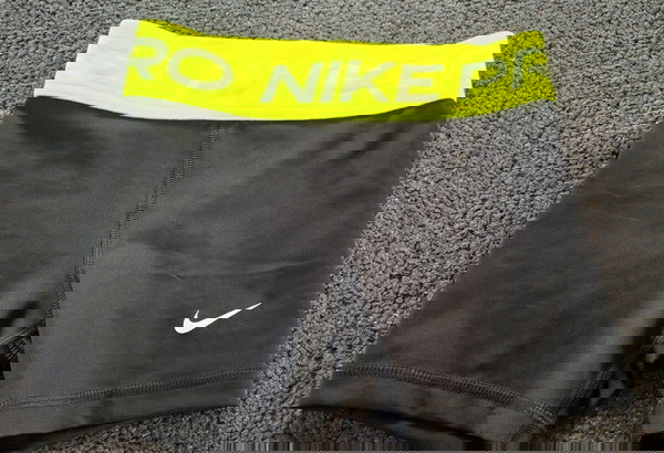 Nike Pro Dry-fit шорти, Малък
