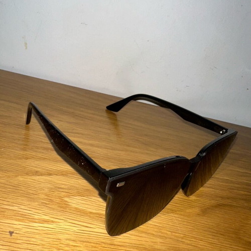 Black sunglasses like new