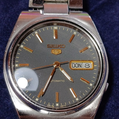 Seiko 5 7009-3130 men's automatic vintage watch from 1979 used