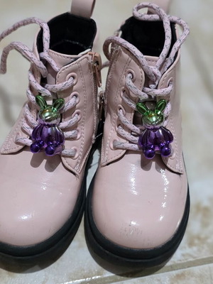 Pink patent leather boots size 23 used with warm lining