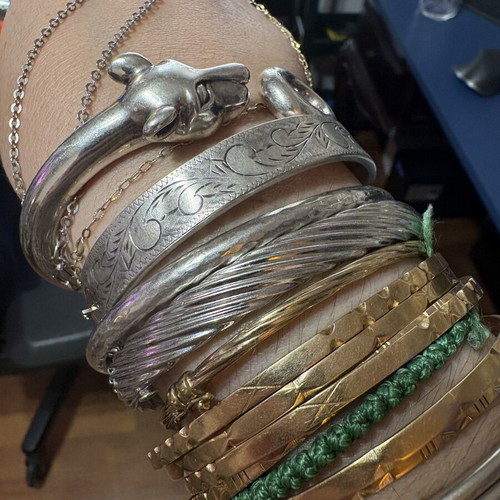 Silver bracelet used with safety chain and engraved details 925