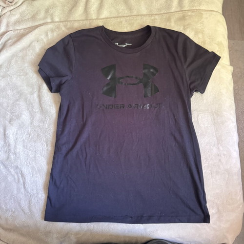 Under Armour women's t-shirt size M, good condition, black