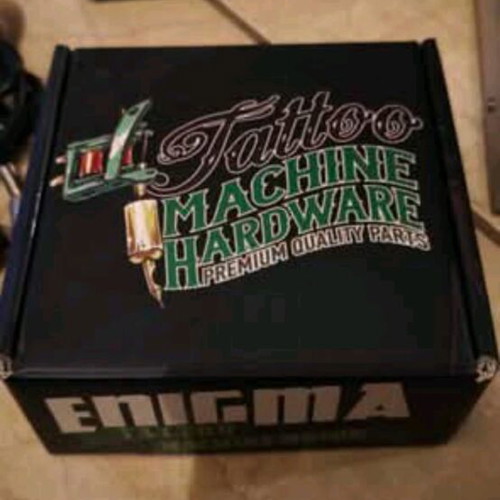 Complete tattoo set like new with two motors, power supply and pedal