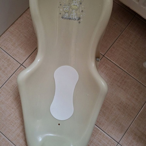 Maltex baby bath tub like new with drainage and accessories