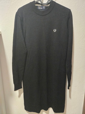 Fred Perry sweater like new, black size M
